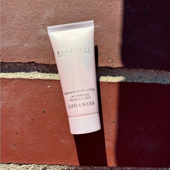 Estée Lauder Beautiful Perfumed Body Lotion - Picture 1 of 2